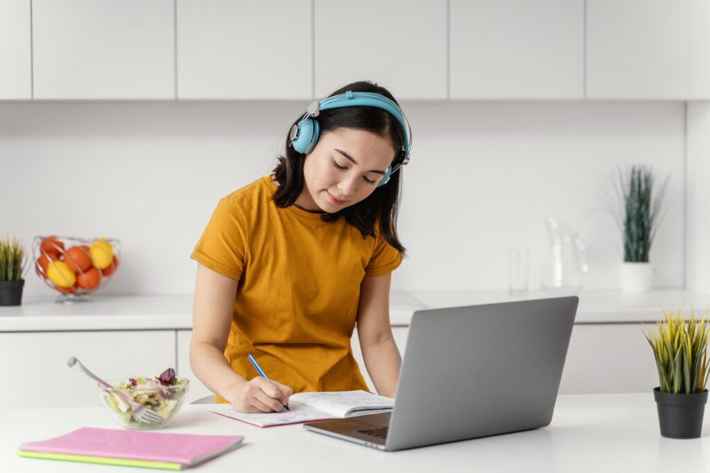 Học đều đặn mỗi ngày với lớp học tiếng Anh online