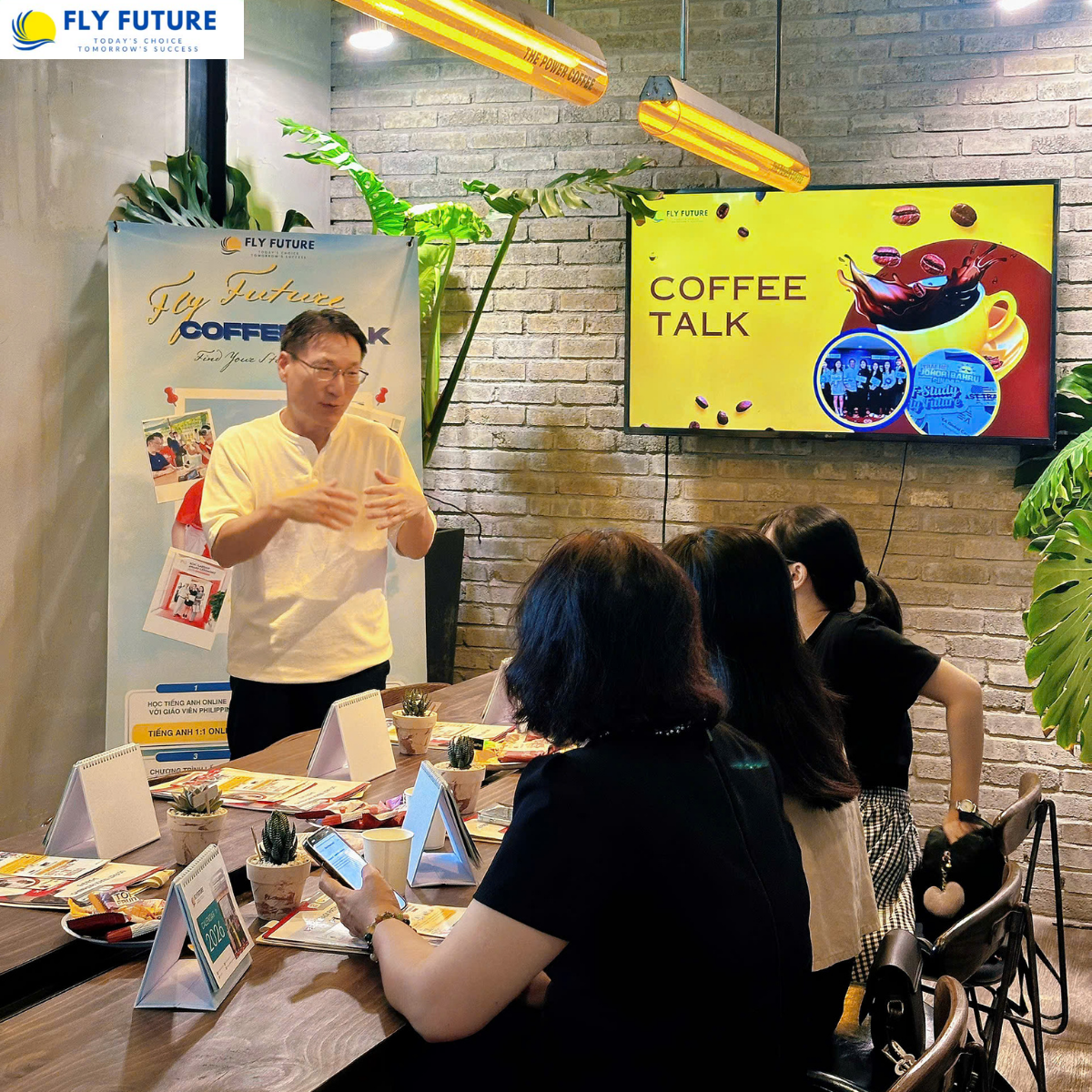 Giám đốc Matthew Park chia sẻ trong Coffee Talk